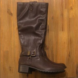 NWT Brown riding boots - 6.5